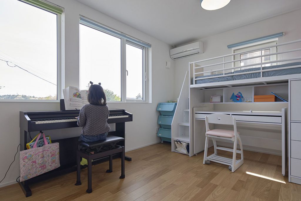 2階の子ども部屋。お子さんが小さいうちは広く使い、成長したら2室に仕切れる仕様となっている